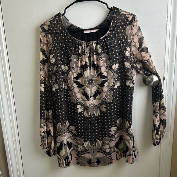 Tory Burch Tops - Tory Burch women’s size 4 black/brown blouse EUC